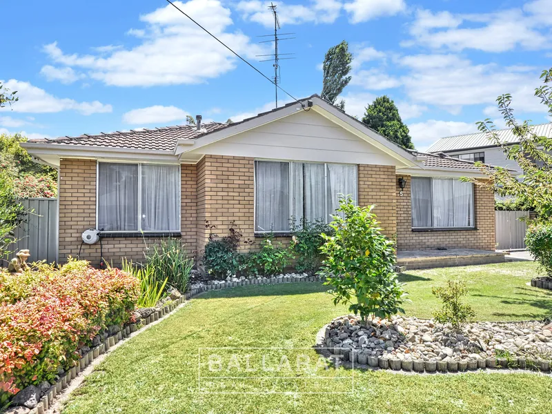 STUNNING THREE BEDROOM HOME IN HIGHLY SOUGHT-AFTER POCKET 