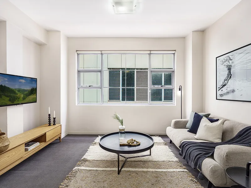 Stylish warehouse living in a city fringe address