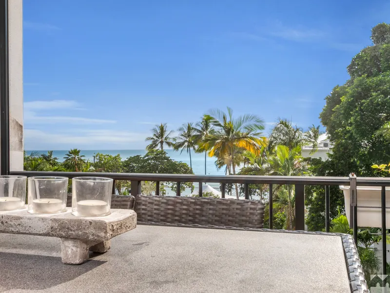 A CUTTING-EDGE APARTMENT LOCATED IN A BOUTIQUE COMPLEX.