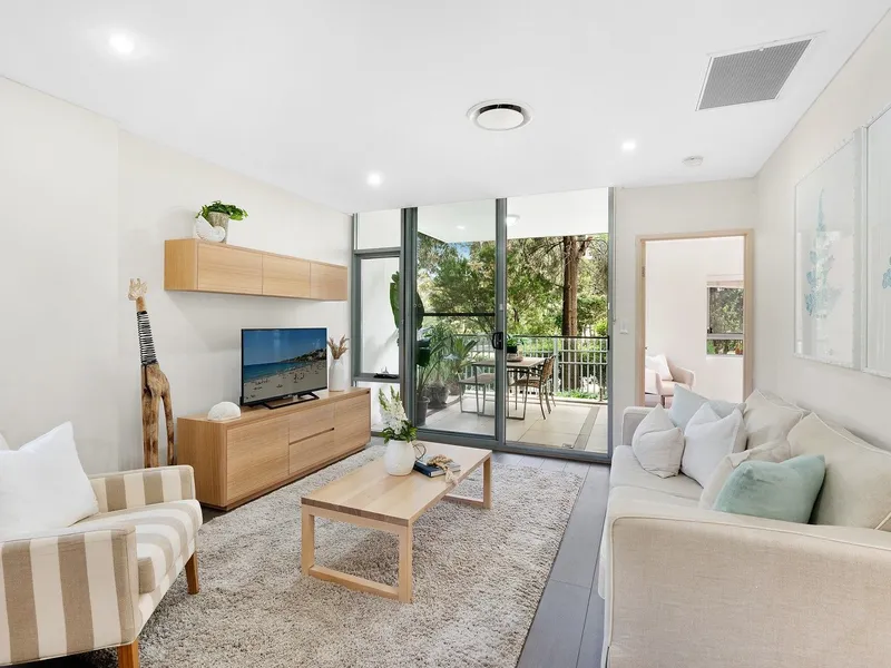 Easycare lifestyle metres from the beachfront