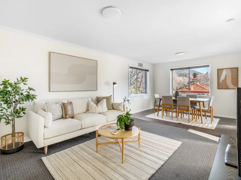 Neatly presented apartment in sought after position