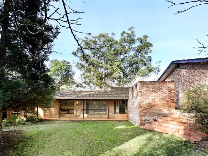 Enchanting acreage estate