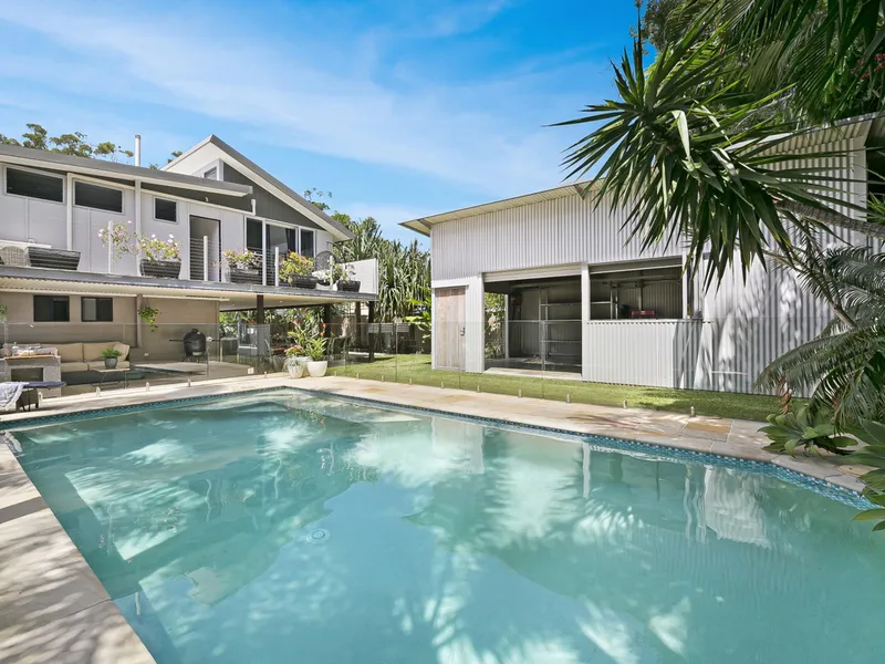 UNDER OFFER! Stunningly Beautiful, Fully Renovated Southport Home