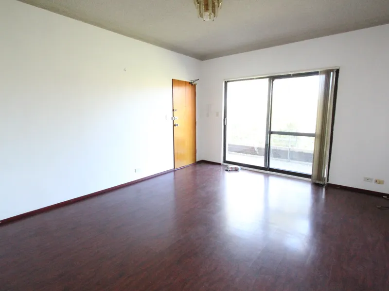 WALKING DISTANCE TO SHOPS & ROCKDALE TRAIN STATION