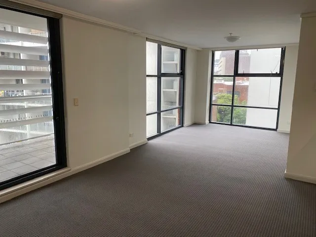 FRESHLY RENOVATED 2 BED 2 BATH