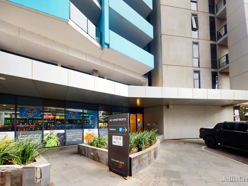 Private and Quiet Lving