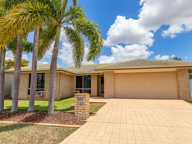 Gorgeous Greenwood House Waiting For You!