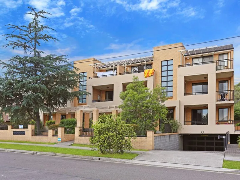 Generous Top Floor Unit