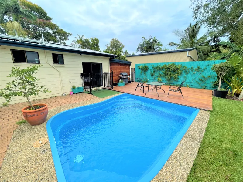3 BEDROOM HOME WITH POOL, LOCATED IN A QUIET CUL DE SAC