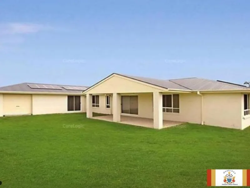 Beautiful home on large block on land 