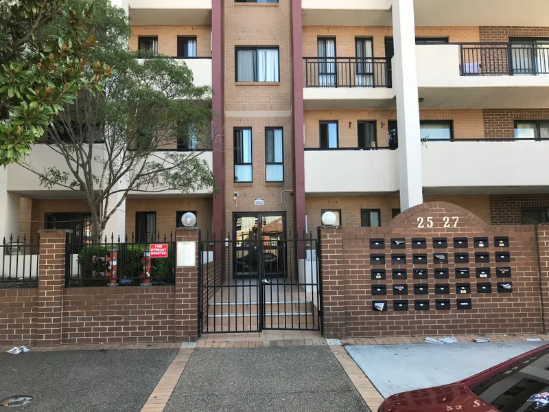 Recently Renovated Unit!!