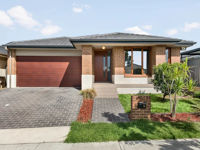 GORGEOUS FAMILY HOME