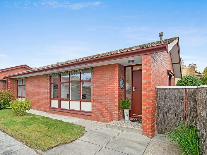 Well, Located in Rare 3 Bedrooms Unit.