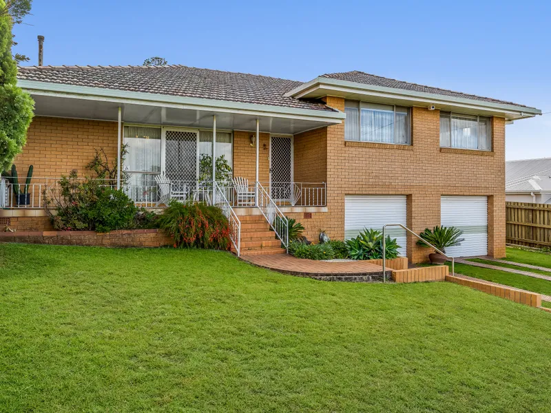 Large Family Home With Heaps Of Potential!