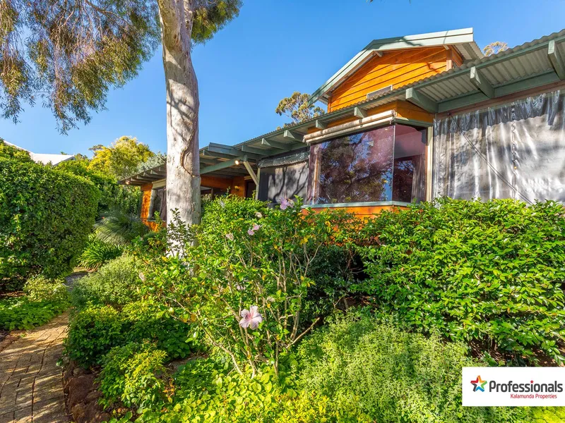 UNDER OFFER - STUNNING ARCHITECTURAL HOME