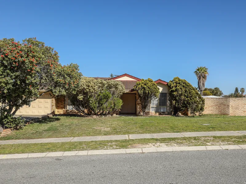 Massive family home in the ultimate location!