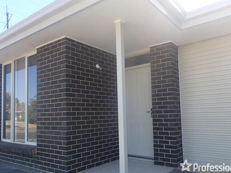 MODERN THREE BEDROOM PROPERTY!