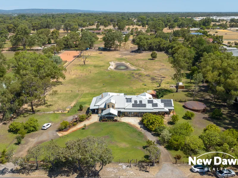 5 Acres of Heaven in Henley Brook !!!