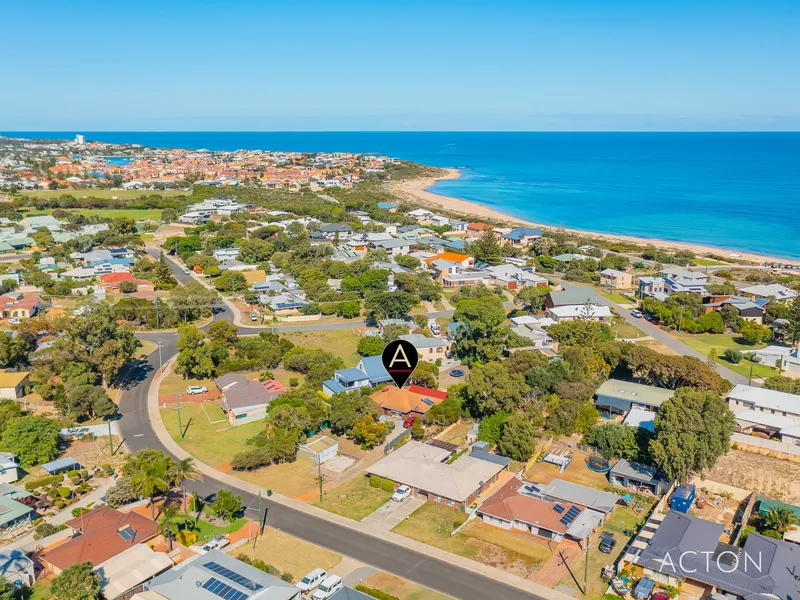PERFECT LOCATION ON A LARGE BLOCK