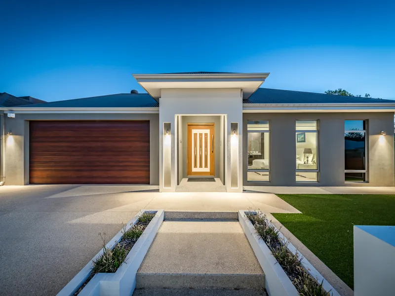 UNDER OFFER IN 6 DAYS WITH MULTIPLE OFFERS !!