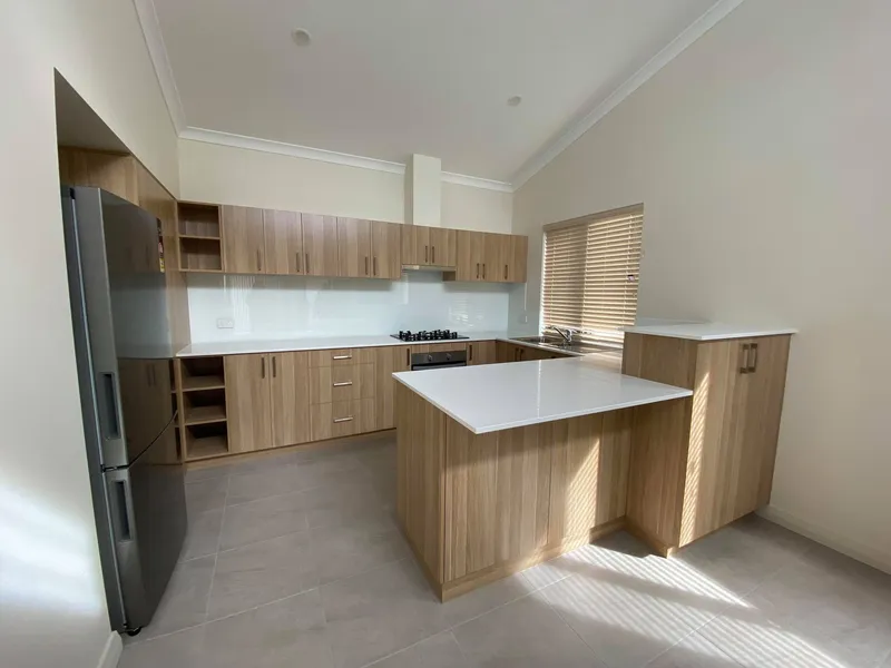 Absolute Quality – Secure (perfect lock & leave) Three Brand New Modern Apartment walk to the beach