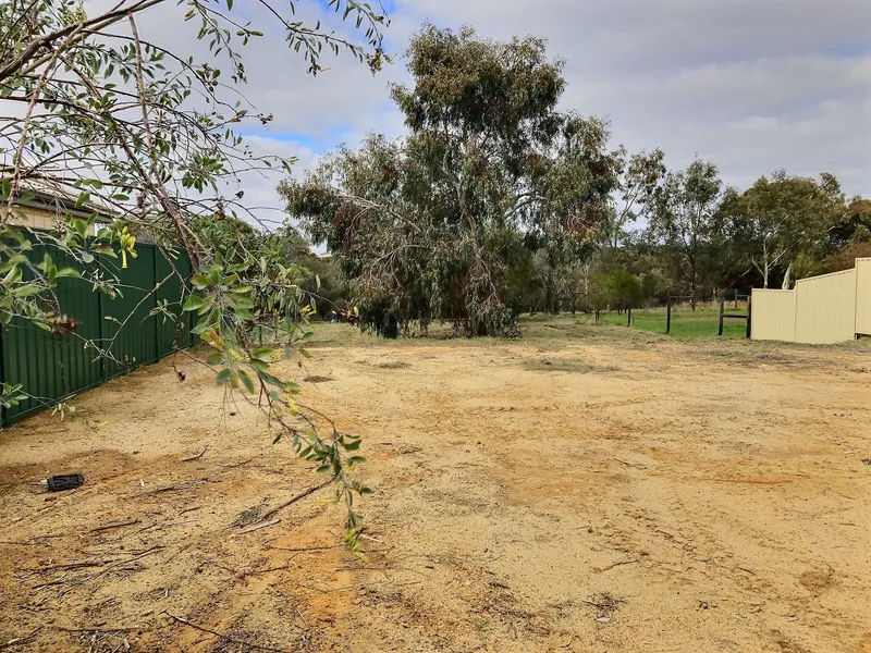 BUILD YOUR DREAM HOME ON THE RIVERSIDE!