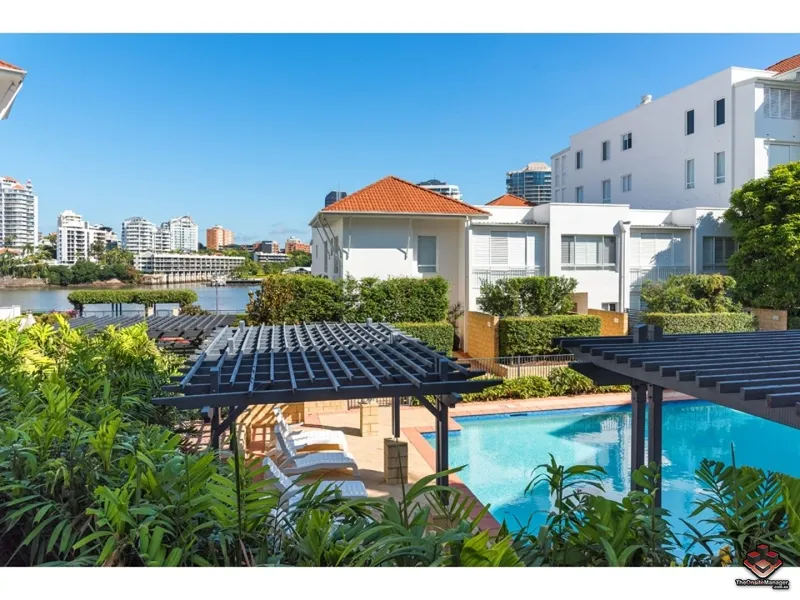 Second Floor, Stunning River Views, Beautiful Light Filled Apartment