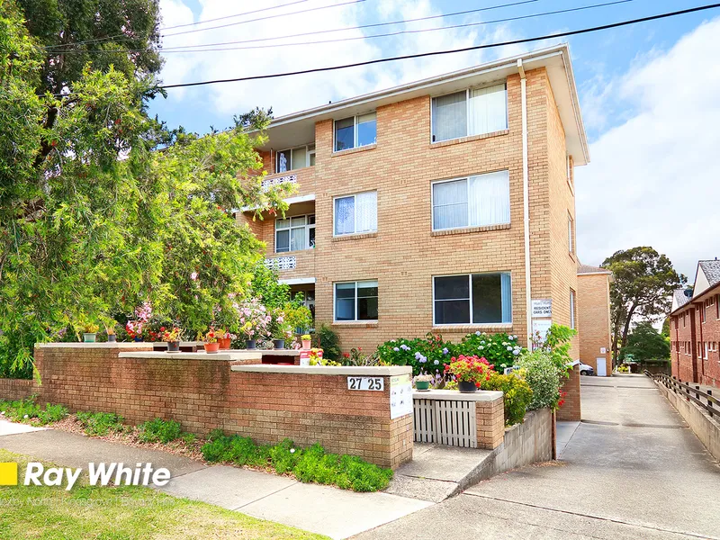 Great floor plan - Just need a Full Makeover!