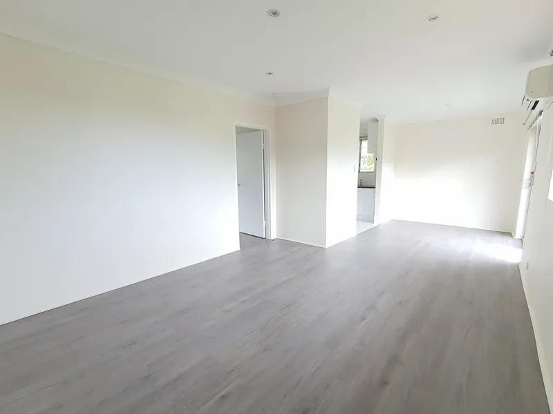 ONE BEDROOM UNIT ONLY 400m TO STATION *WATER INCLUDED*