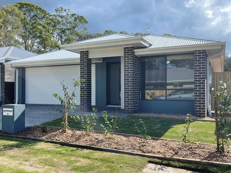 Stylish Family Home - Northbank the boutique community.