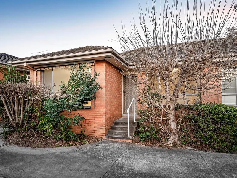 Single level simplicity in the Balwyn high school zone