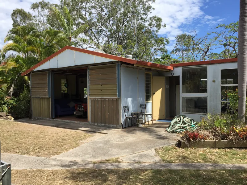 WEEKENDER ACREAGE RODDS BAY 