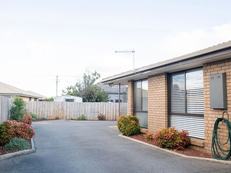 Very Tidy 2 Bedroom Unit 