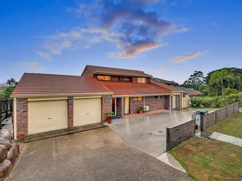 *** Affordable 3 Bedroom Duplex in Bustling Position - CARINDALE！***