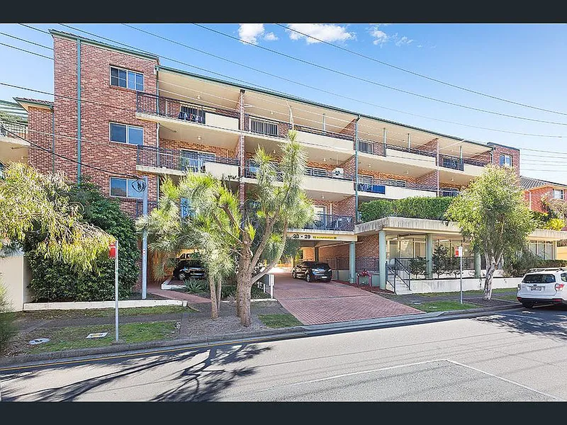 RENOVATED TWO BEDROOM APARTMENT IN A QUIET LOCATION!!!