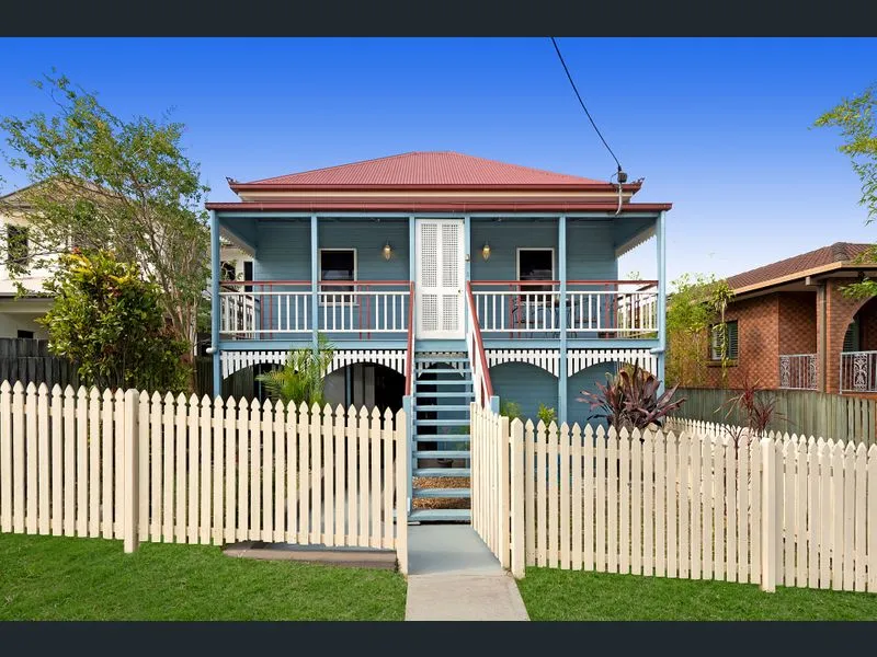 Dual living, stand alone home with low body corporate fees - Vacant & Ready to Move In!