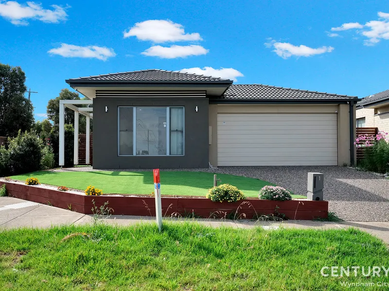 Beautiful Home Close To Park, School and Shopping Centre