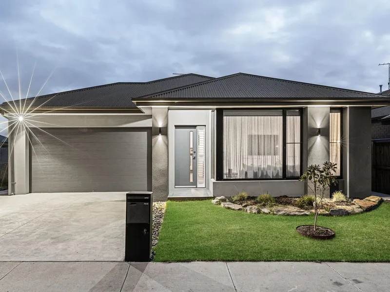 Sensational ‘Somerset’ Living with Contemporary Appeal