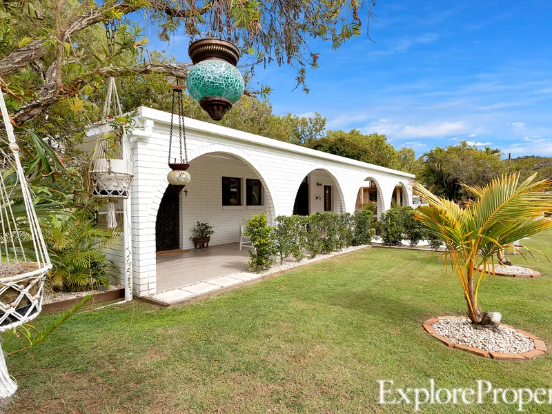 Renovated Beach Living!