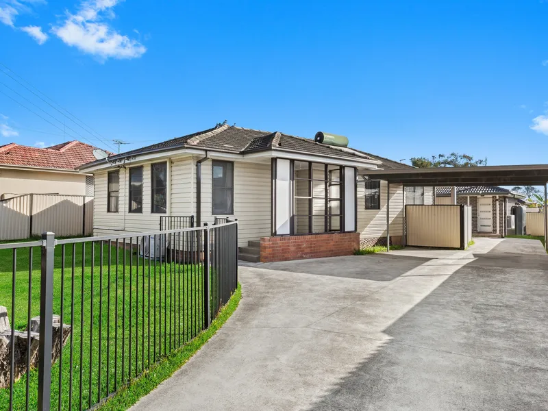 Investors Delight 4-Bedroom House with 2-Bedroom Granny Flat!