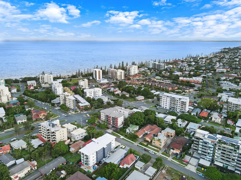 Enjoy Beachside living with the lifestyle that is “Redcliffe”!