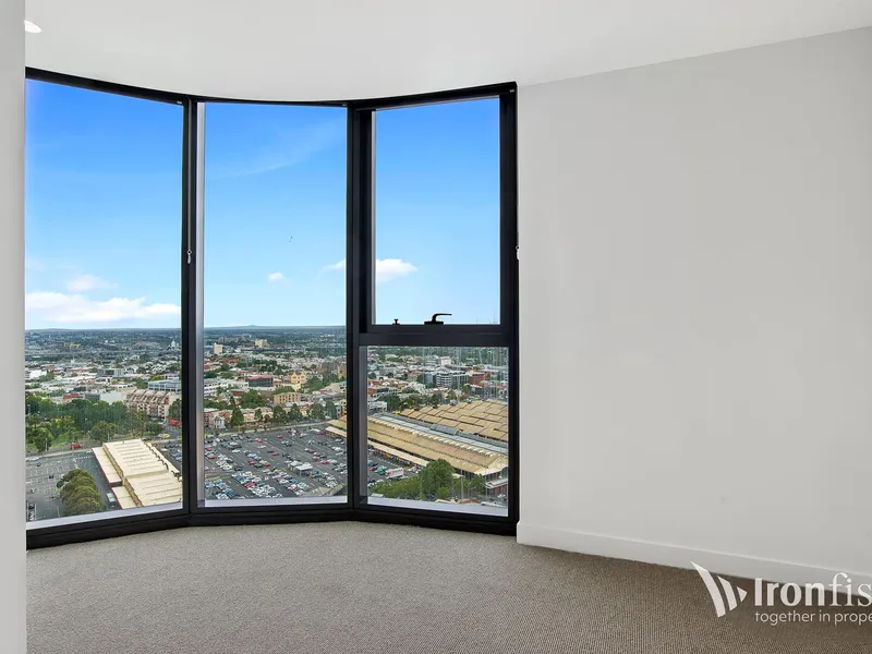 SPACIOUS TWO BEDROOM APARTMENT IN GREAT LOCATION