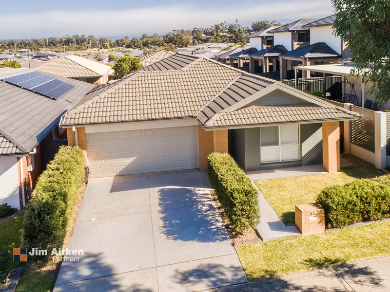 Low maintenance, spacious single storey home