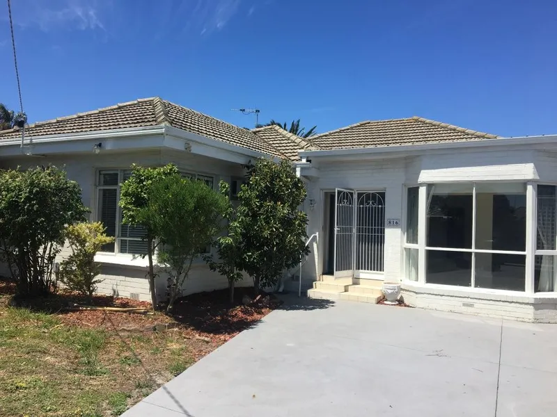 Stunning 4 Bedroom Family Home Within McKinnon Secondary College Catchment