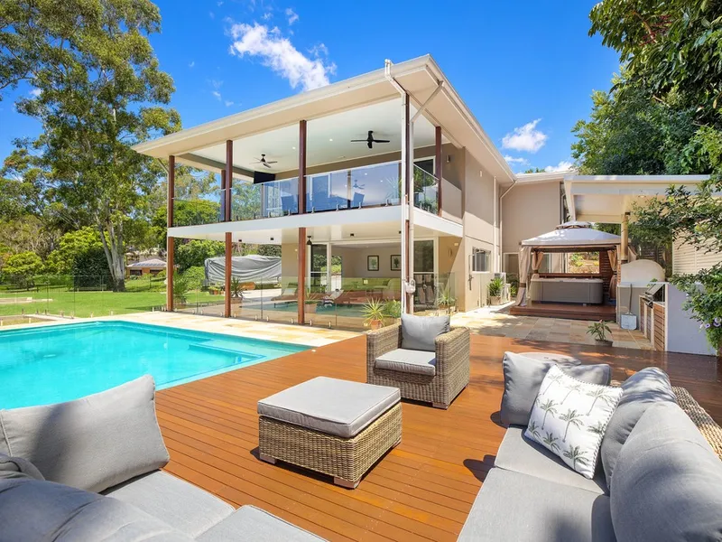 Contemporary Acreage Lifestyle - Dual Living - Room for all the Toys.