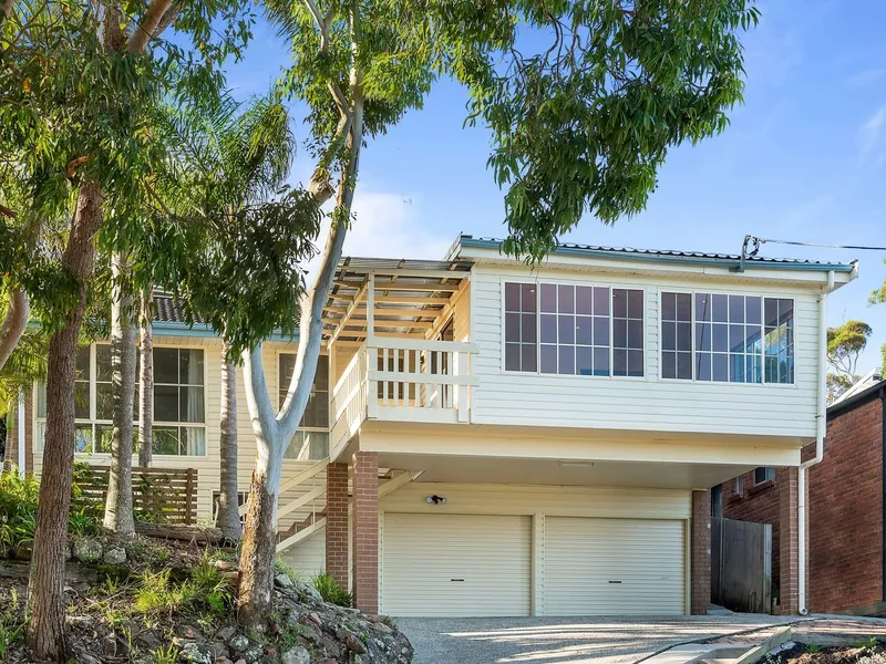 SPACIOUS HOME BEAUTIFUL OUTLOOK!