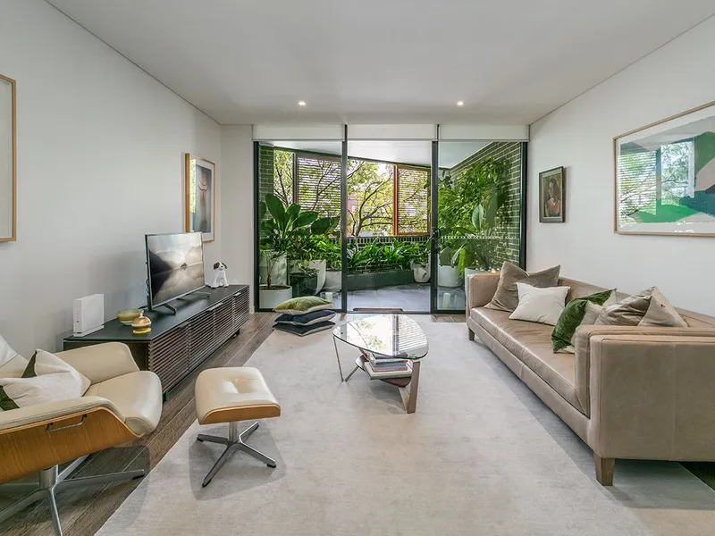 Luxury & Elegance in Vibrant Mosman Village Lifestyle