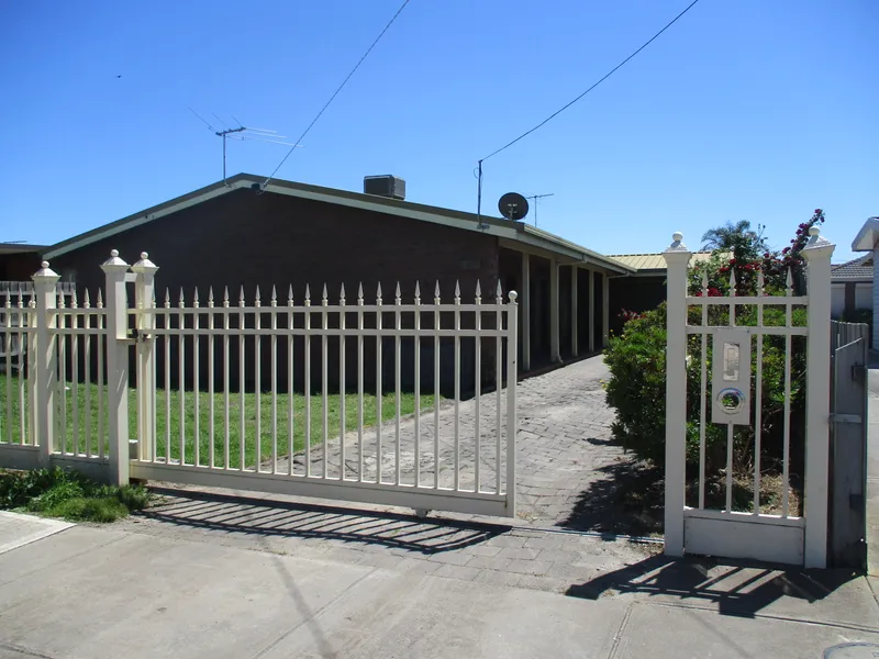Family home in perfect location!