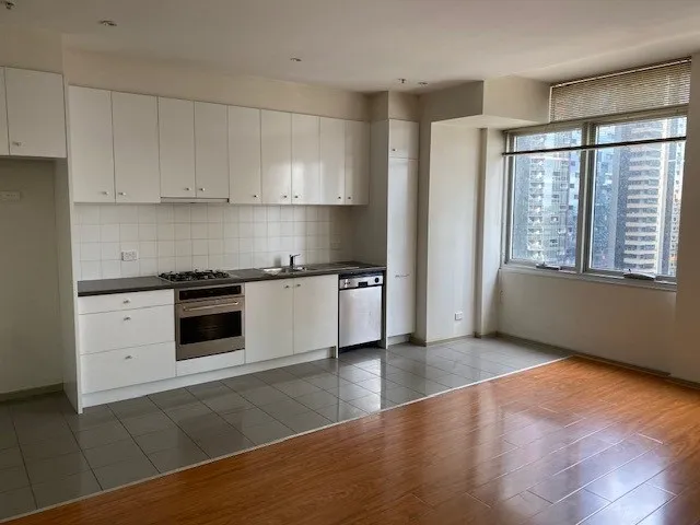 FANTASTIC TWO BEDROOM APARTMENT WITH CAR PARKING