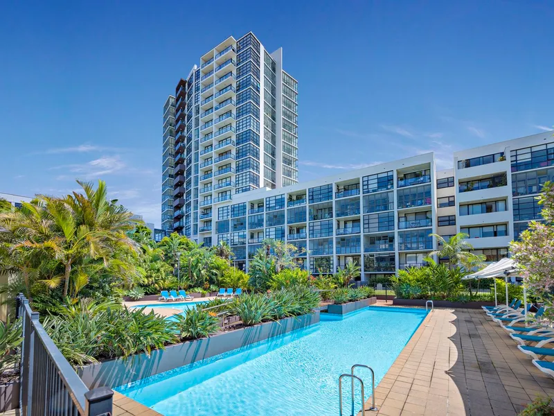 City view apartment in acclaimed Parkside complex